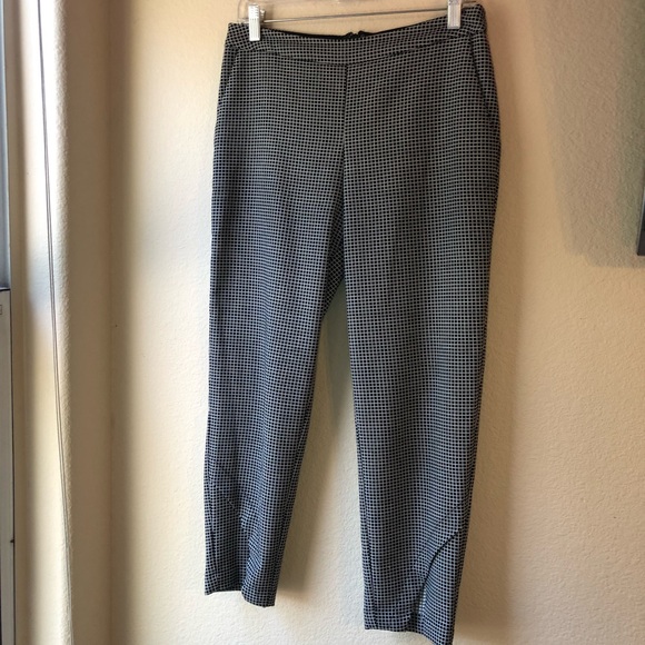 BCBGeneration cropped capri pants with pockets and notched split front hemline
